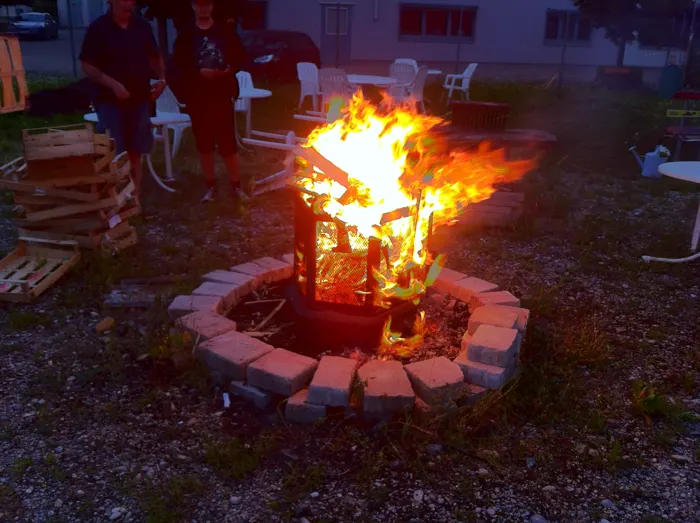 Abends am Feuer